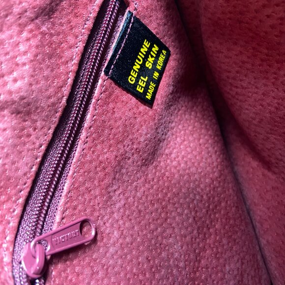 RED GENUINE EEL SKIN ZIPPERED SHOULDER BAG - Picture 9 of 10